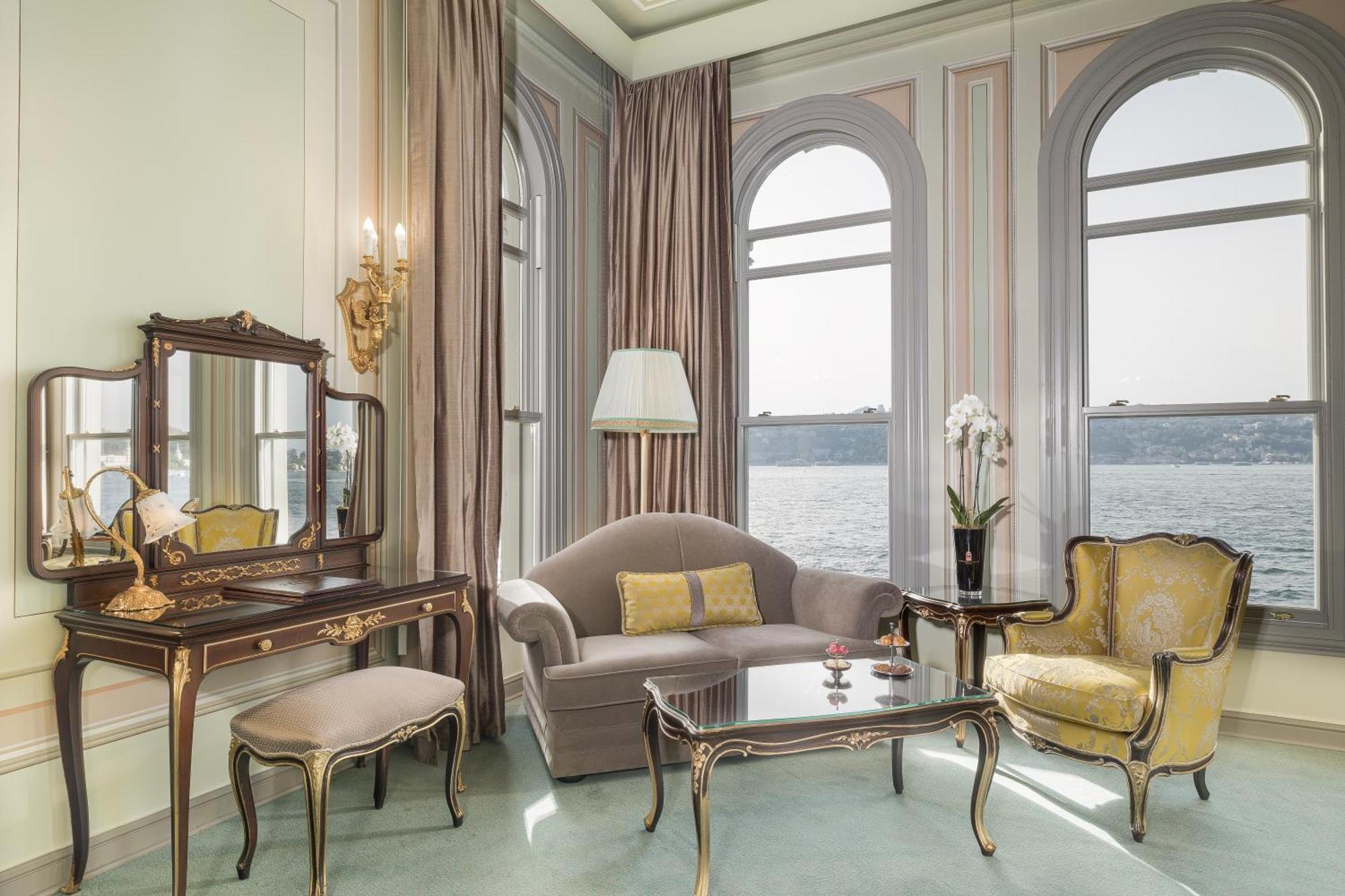 Bosphorus Palace 4*