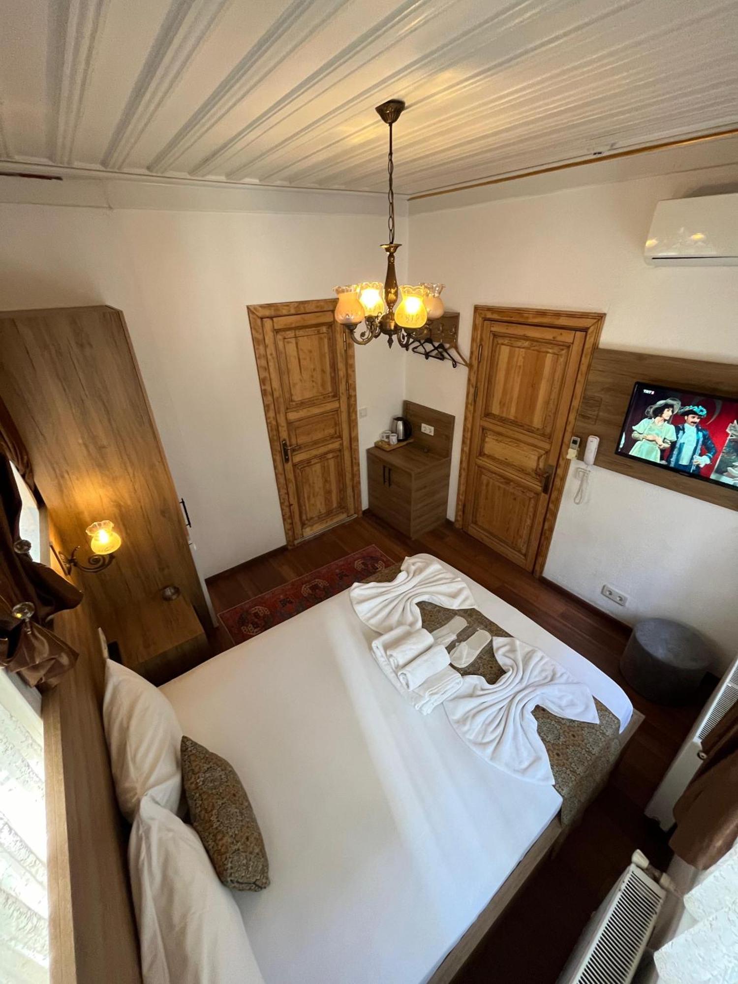 Kadikoey White House Hotel