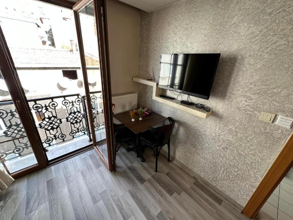 Apartment Step