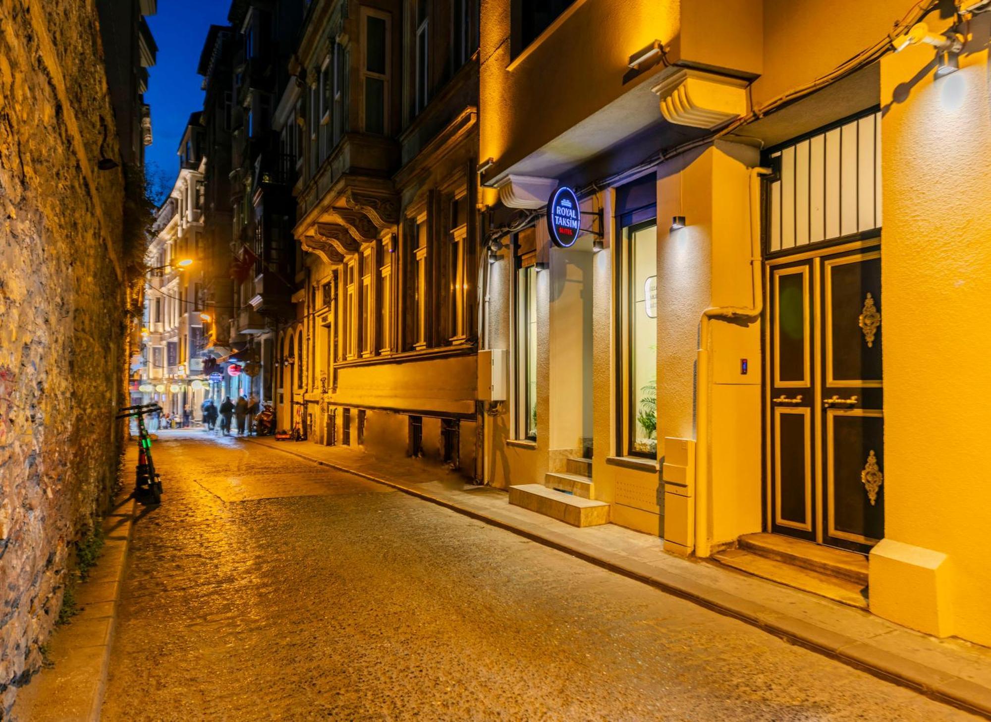 Royal Taksim Hotel 3*