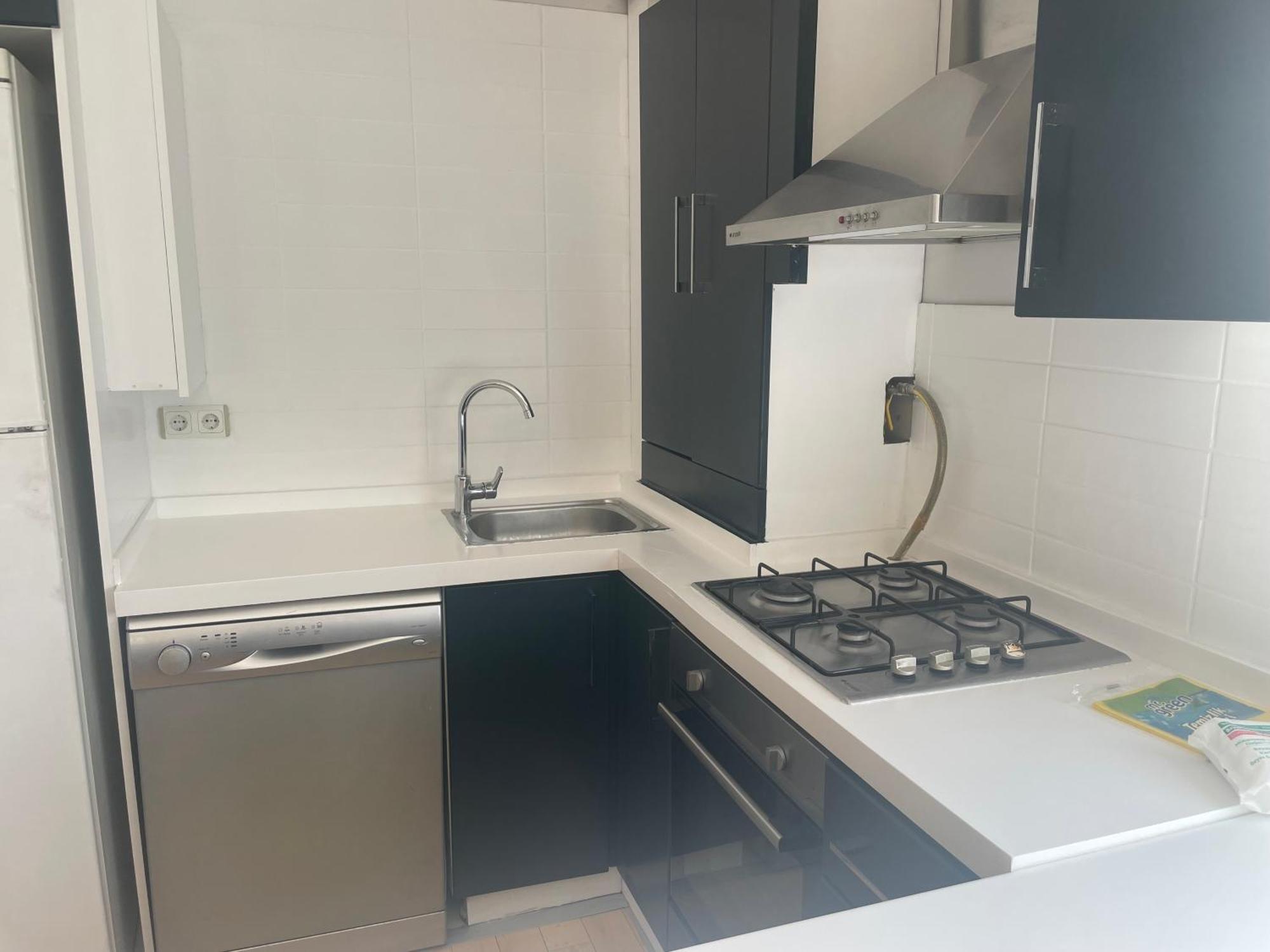 Apartment Bahcesehir N Tepe Sitesi Avm Goelet Ulasim Merkezi Konum Istanbul