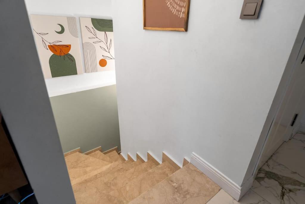 Luxury Scandinavian Design 2br Duplex Near Tomtom Apartment