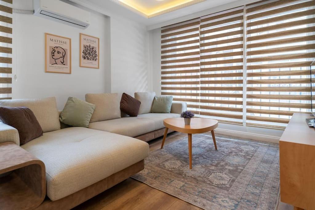 Apartment Luxury Scandinavian Design 2br Duplex Near Tomtom