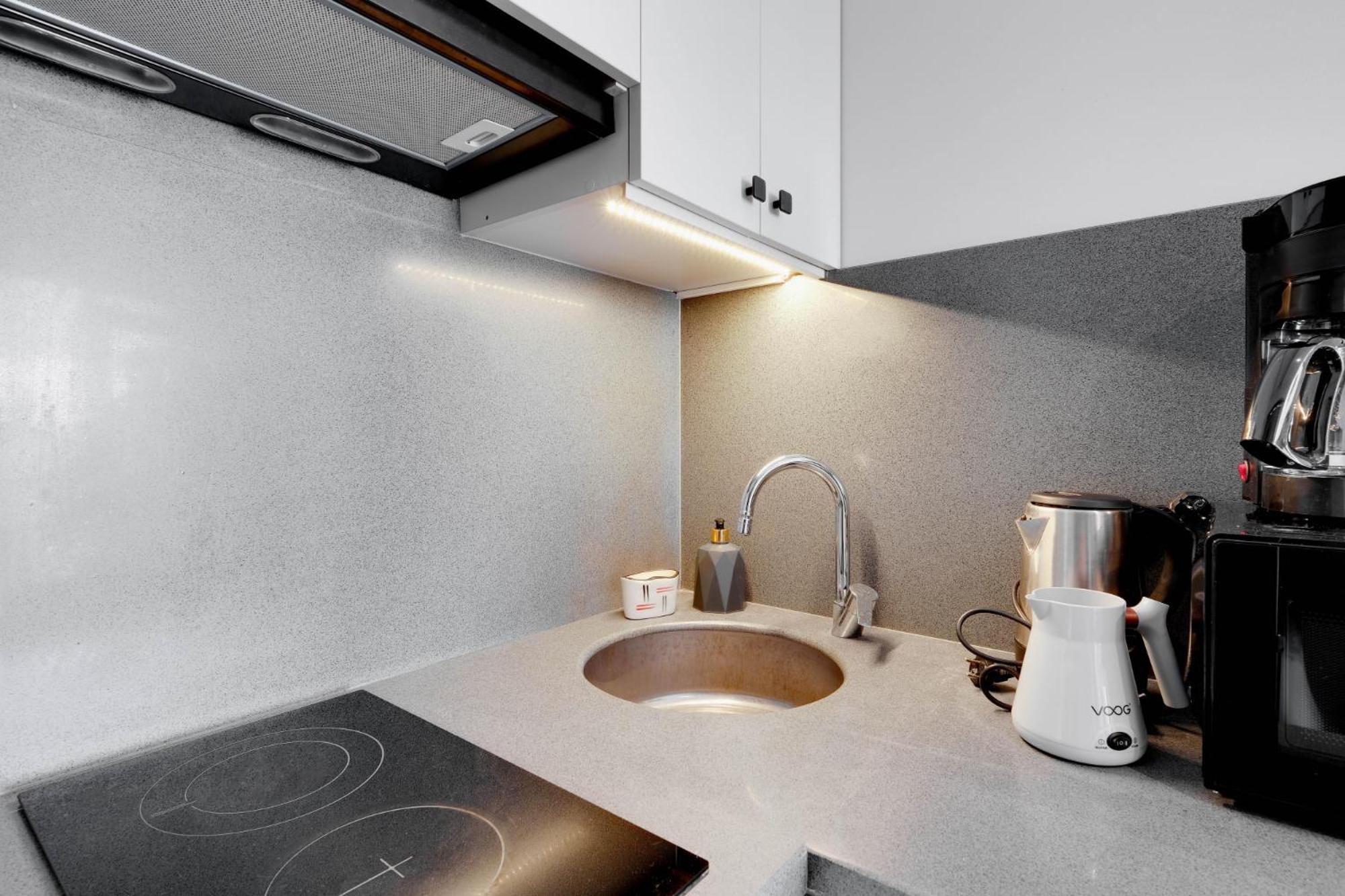 Central Flat Near Metrobus And Coast In Kadikoy Apartment *