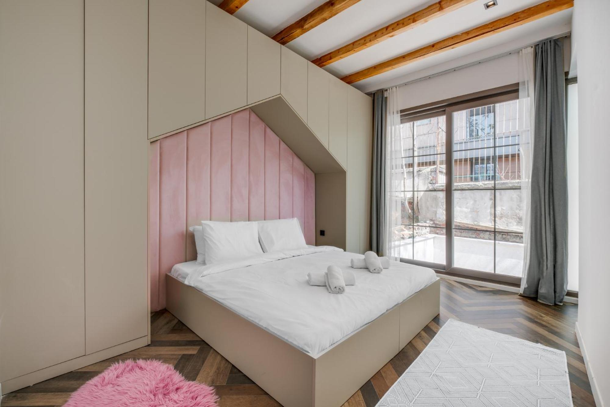 Spacious Modern Flat With Balcony 5 Min To Taksim