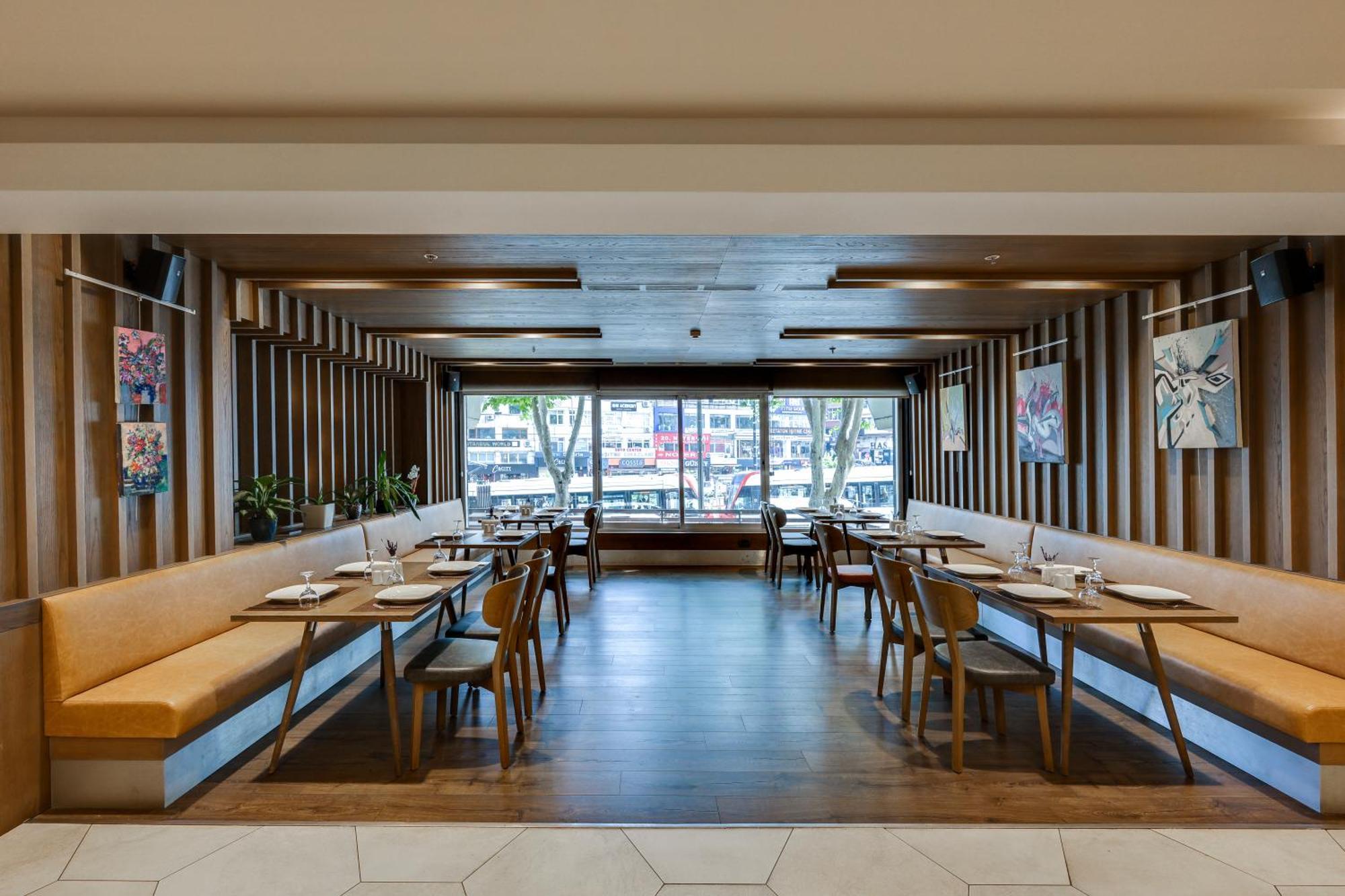 Hotel Ramada By Wyndham Old 4*