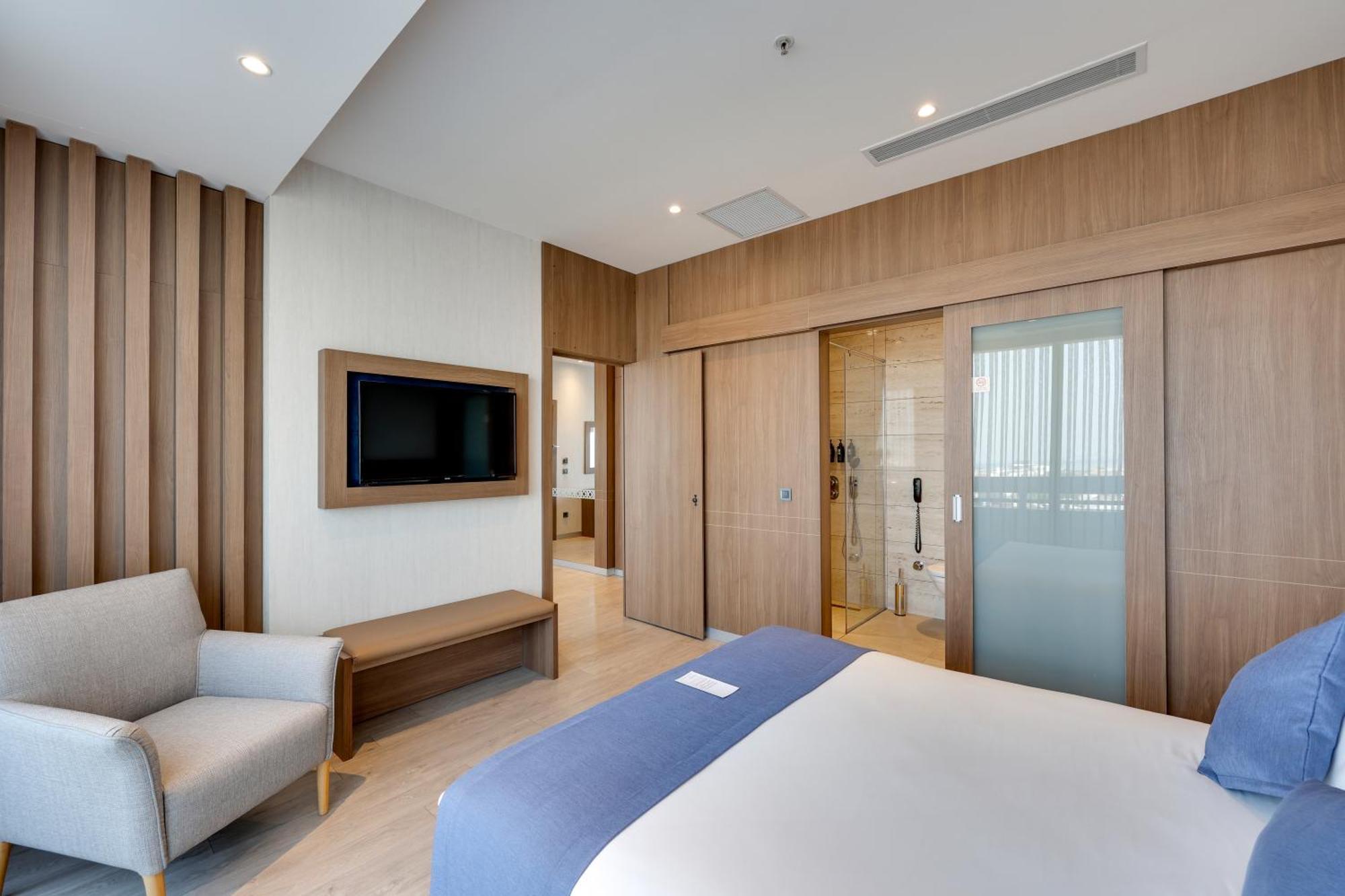Hotel Ramada By Wyndham Old