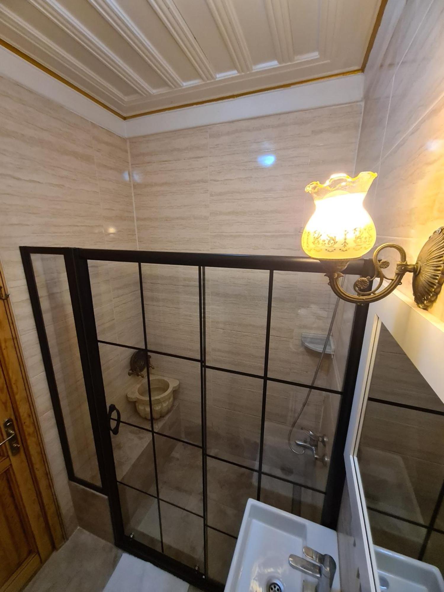 Hotel Kadikoey White House 3*