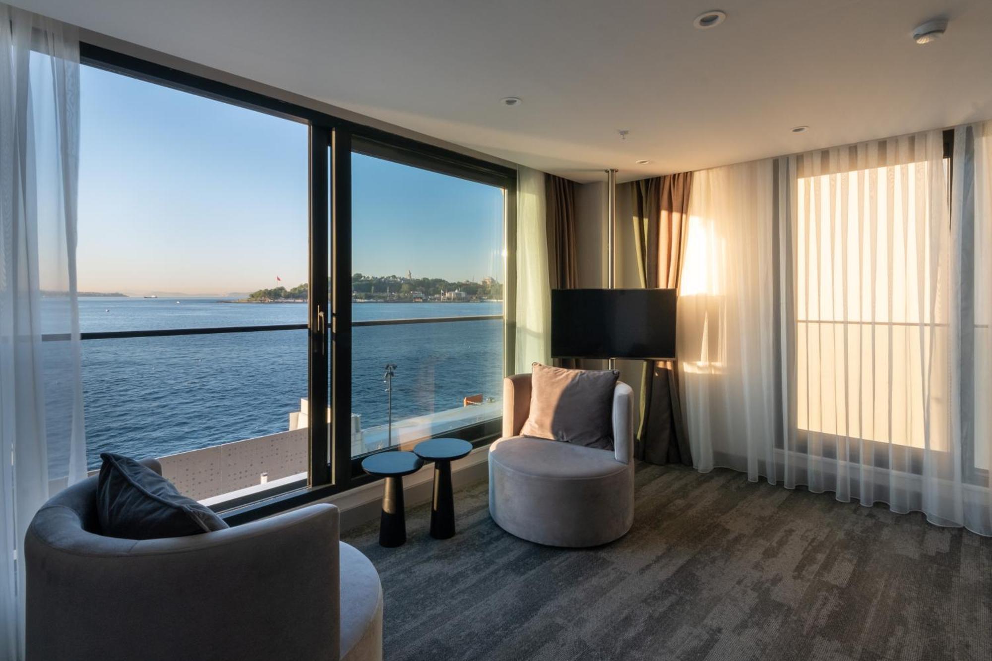 Pera Bosphorus Hotel 4*