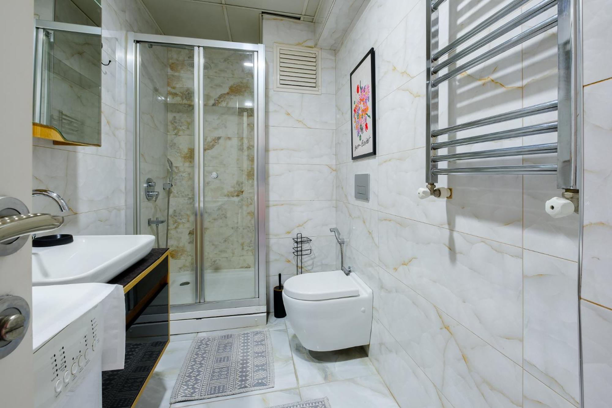 Colorful Flat Near Torium And Beylikduzu Metrobus Apartment Istanbul