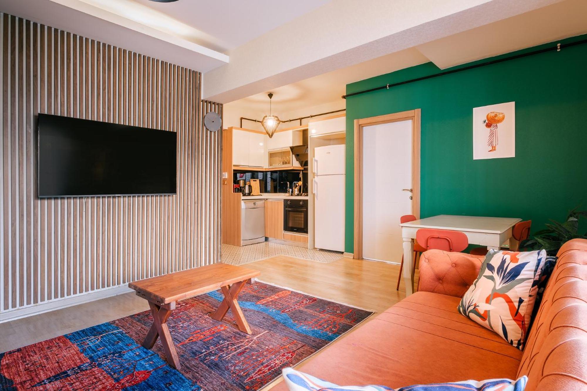 Colorful Flat Near Torium And Beylikduzu Metrobus *