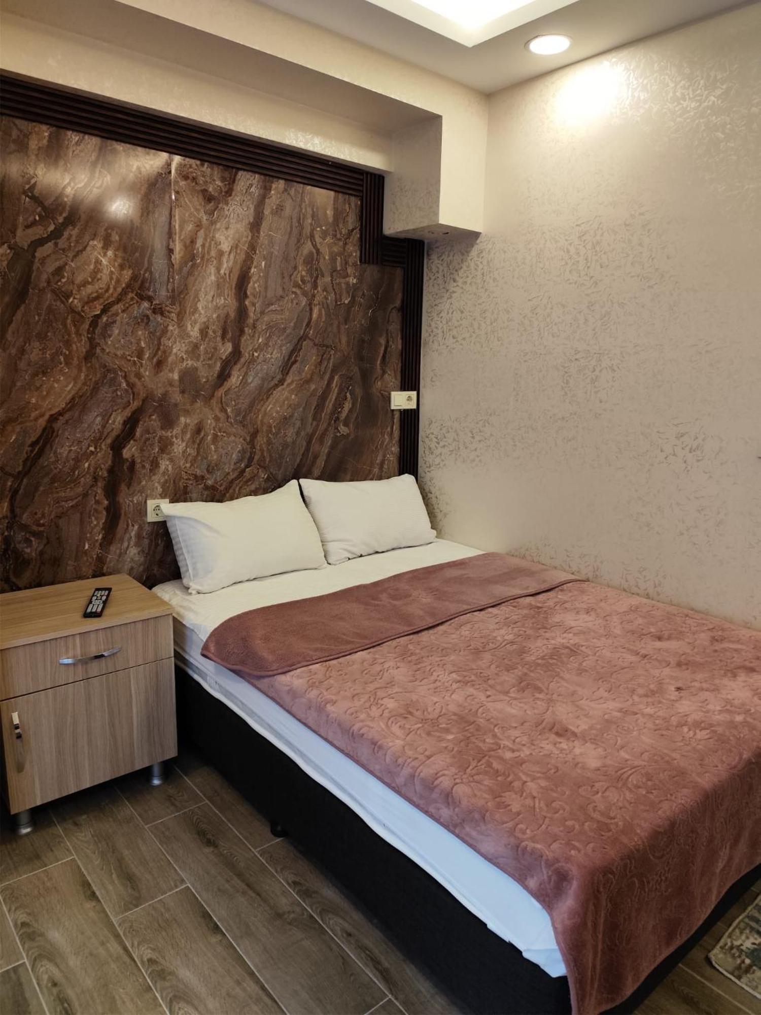 Oez Duenya Hotel *
