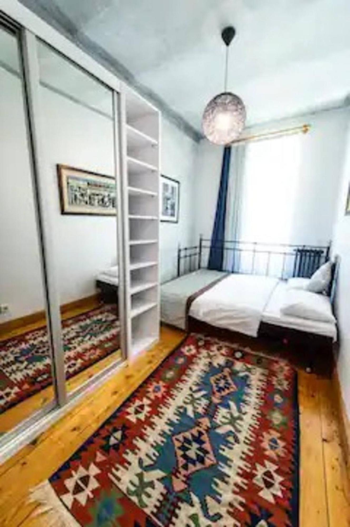 Historic Spacious Galata Apartment