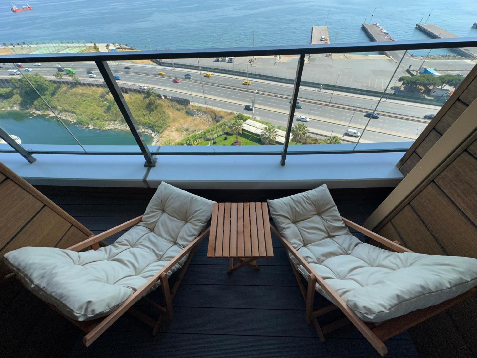 Excellent Next To The Fisekhane Apartment *