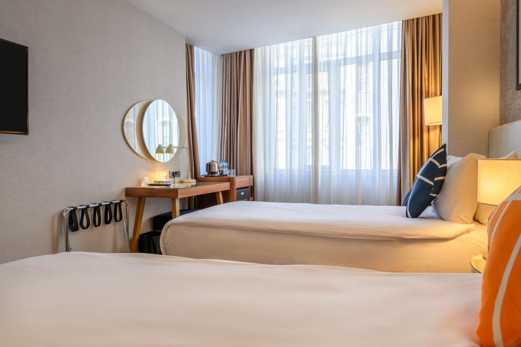 Hotel Four Points Flex By Sheraton Taksim Square 4*