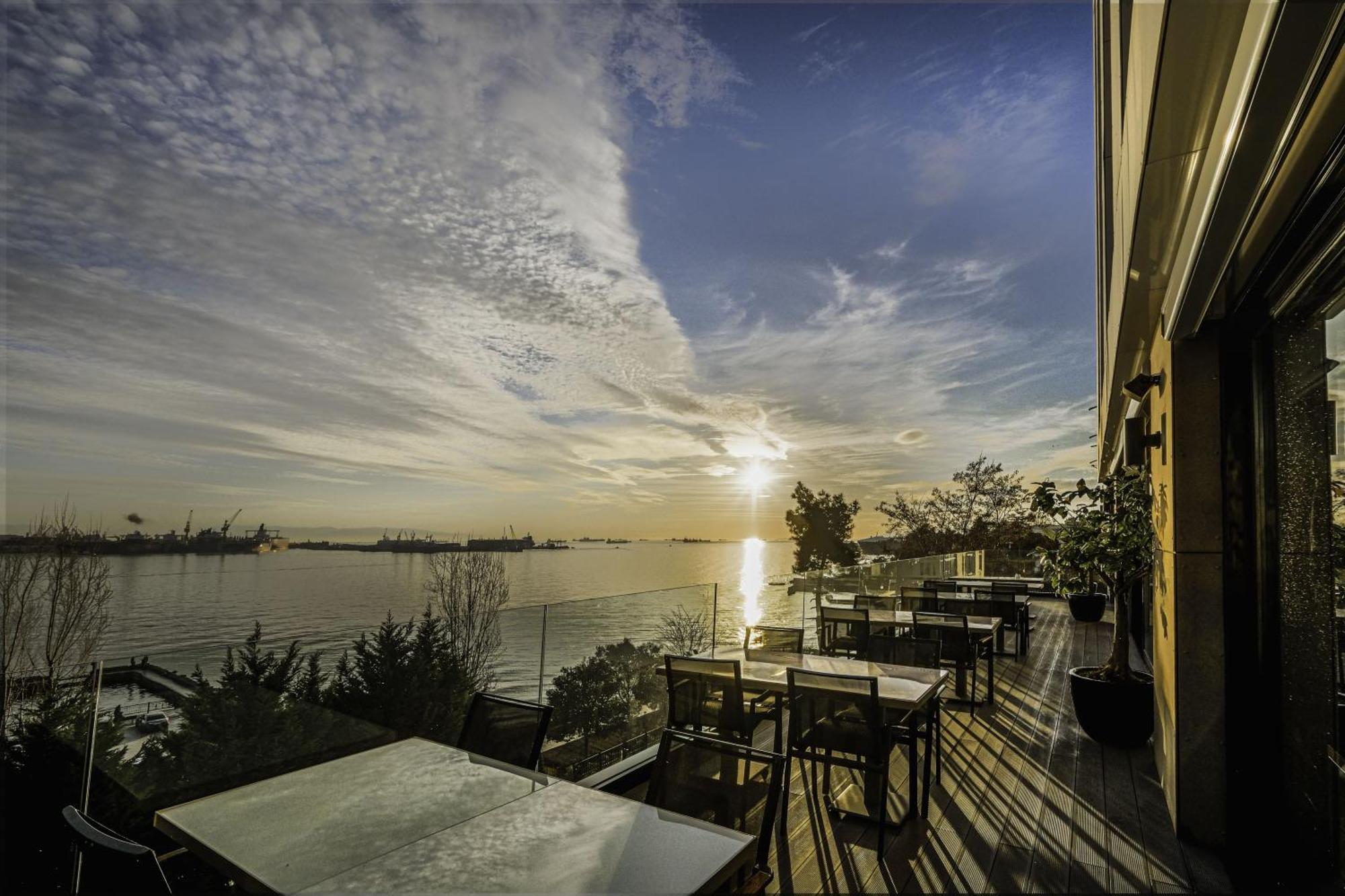 - Tuzla Bay By Ihg Hotel Istanbul