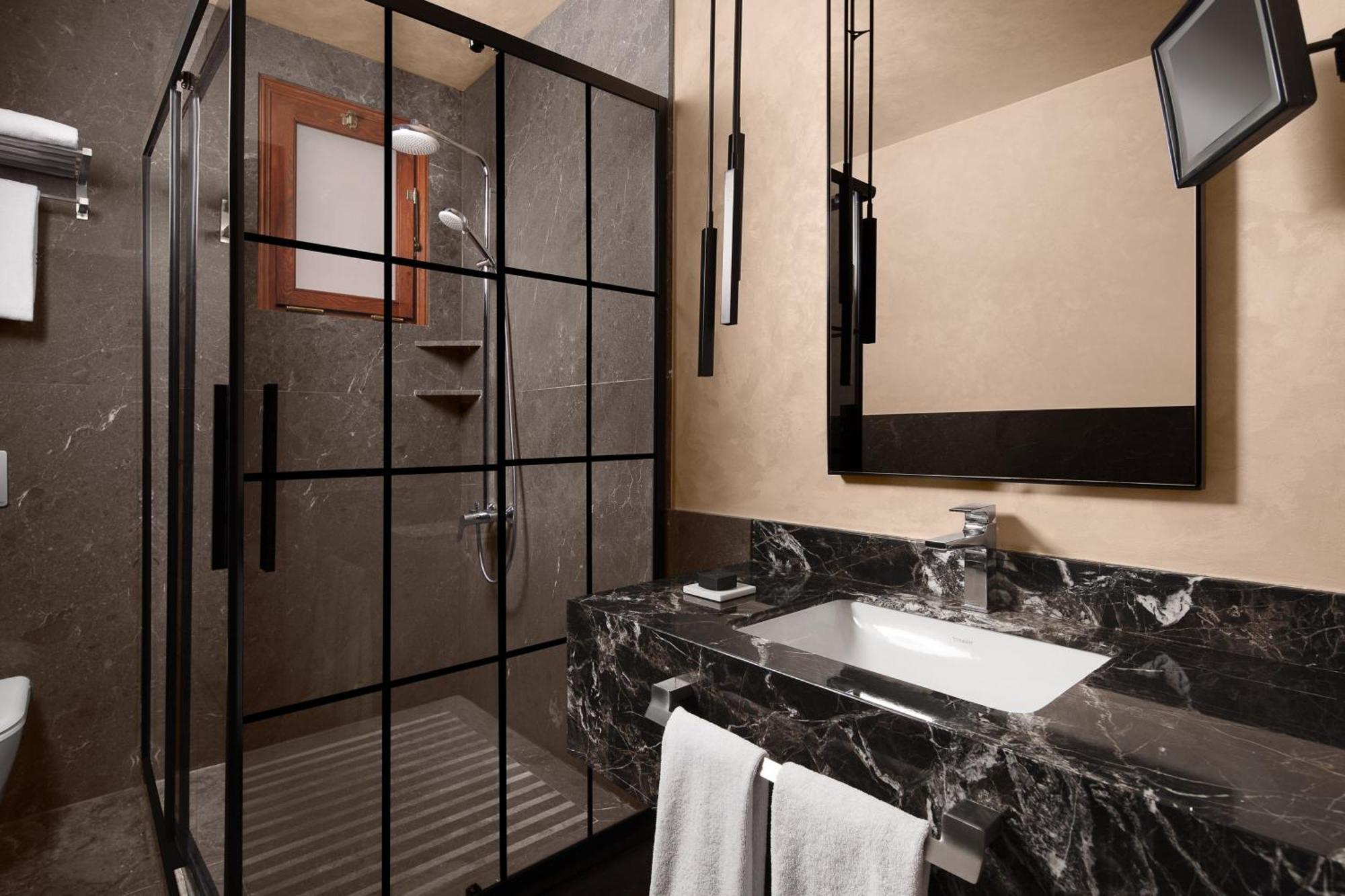 Decamondo Galata, A Tribute Portfolio 5* Istanbul