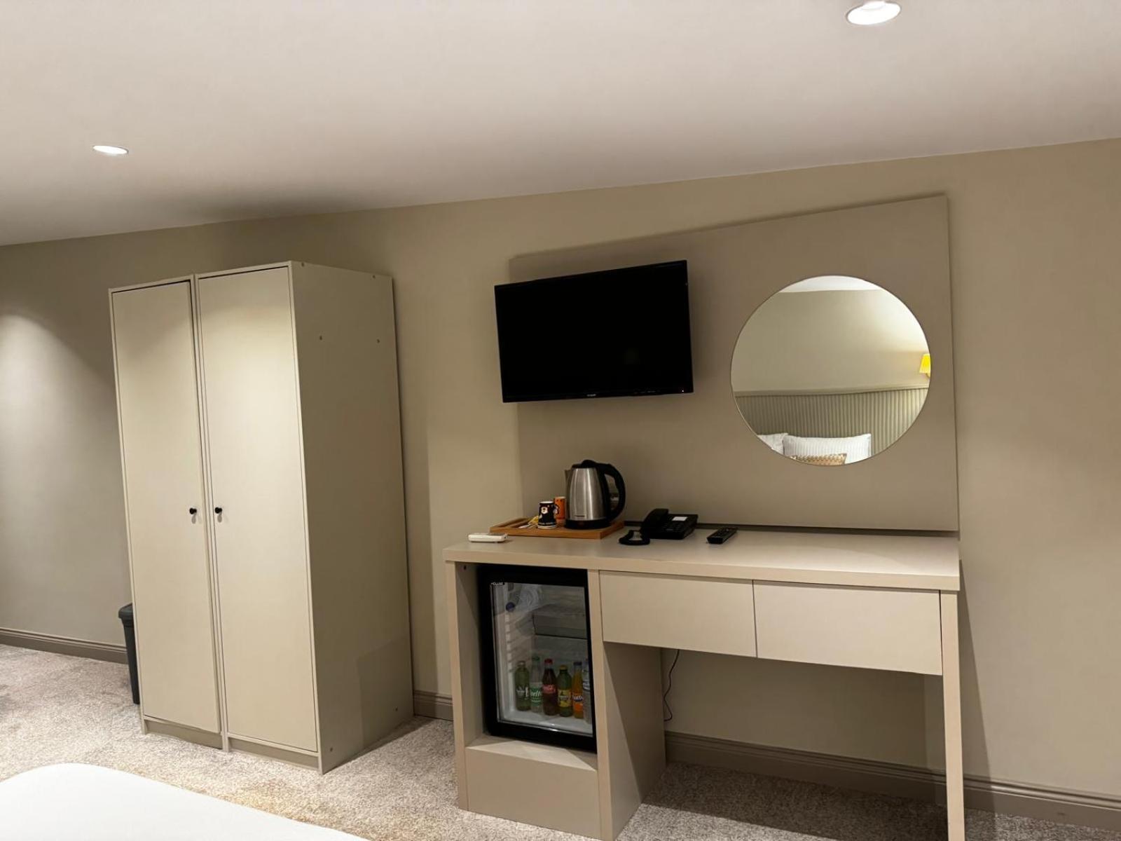 Hotel Astro Suitess