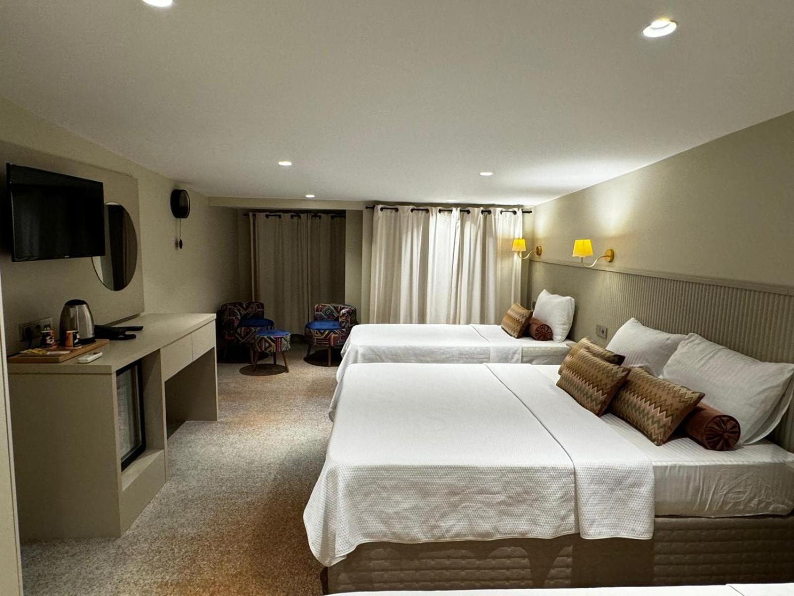 Astro Suitess Hotel *