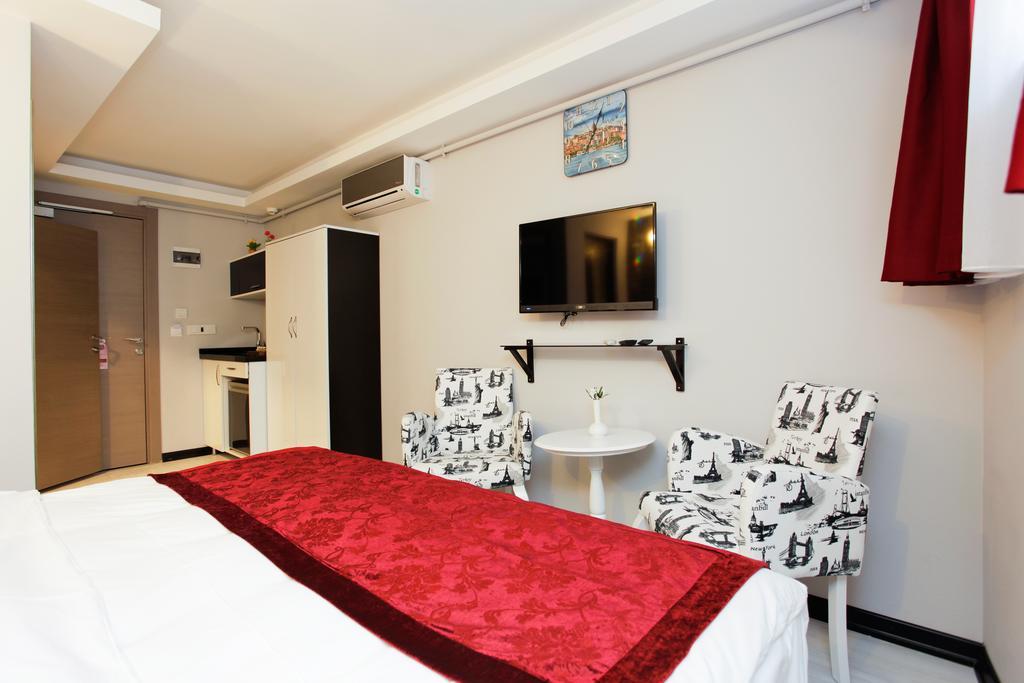 Taksim Doorway (adults Only)
