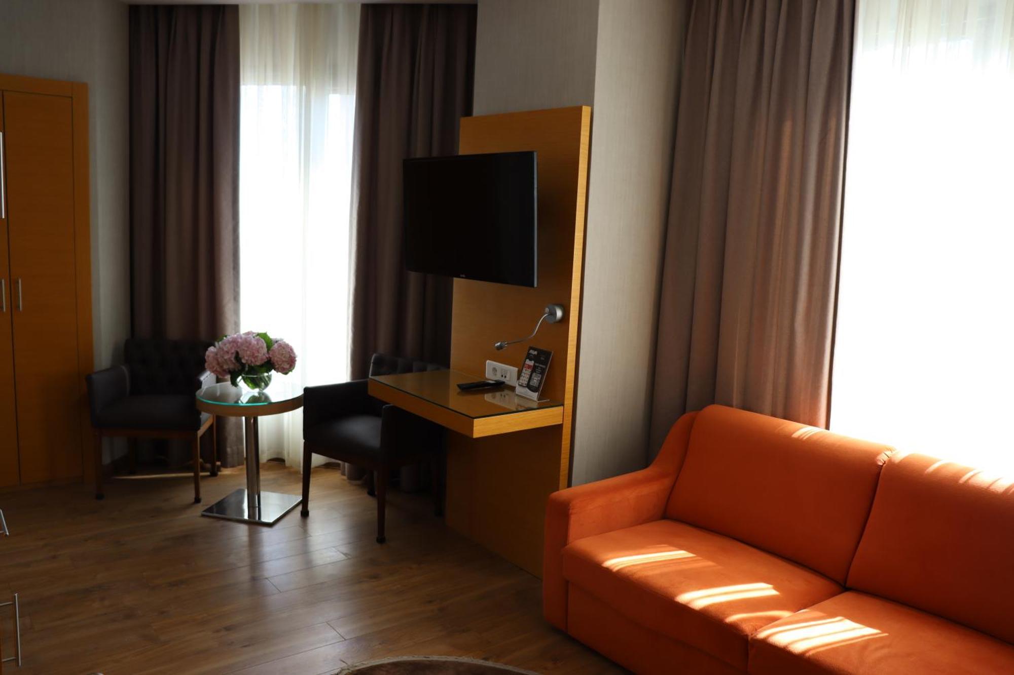 Riva Taksim 4*