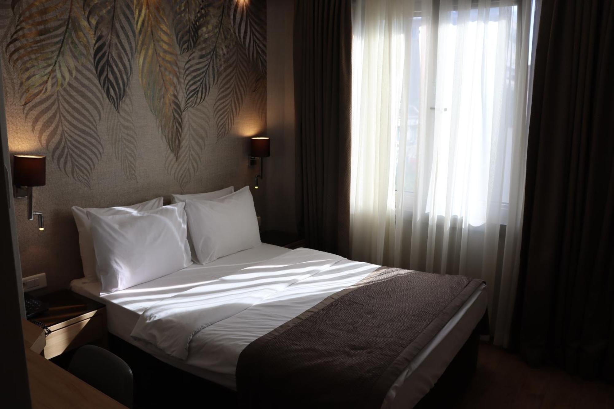 Riva Taksim 4*