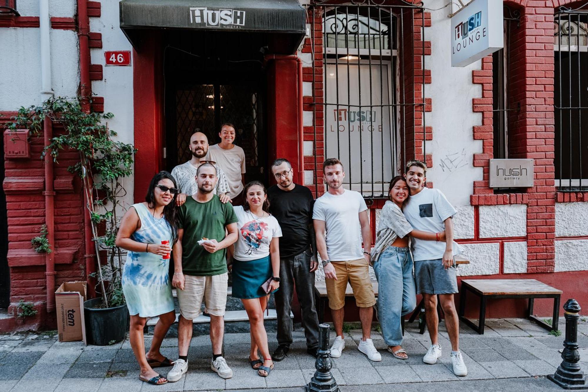 Hostel Hush Lounge