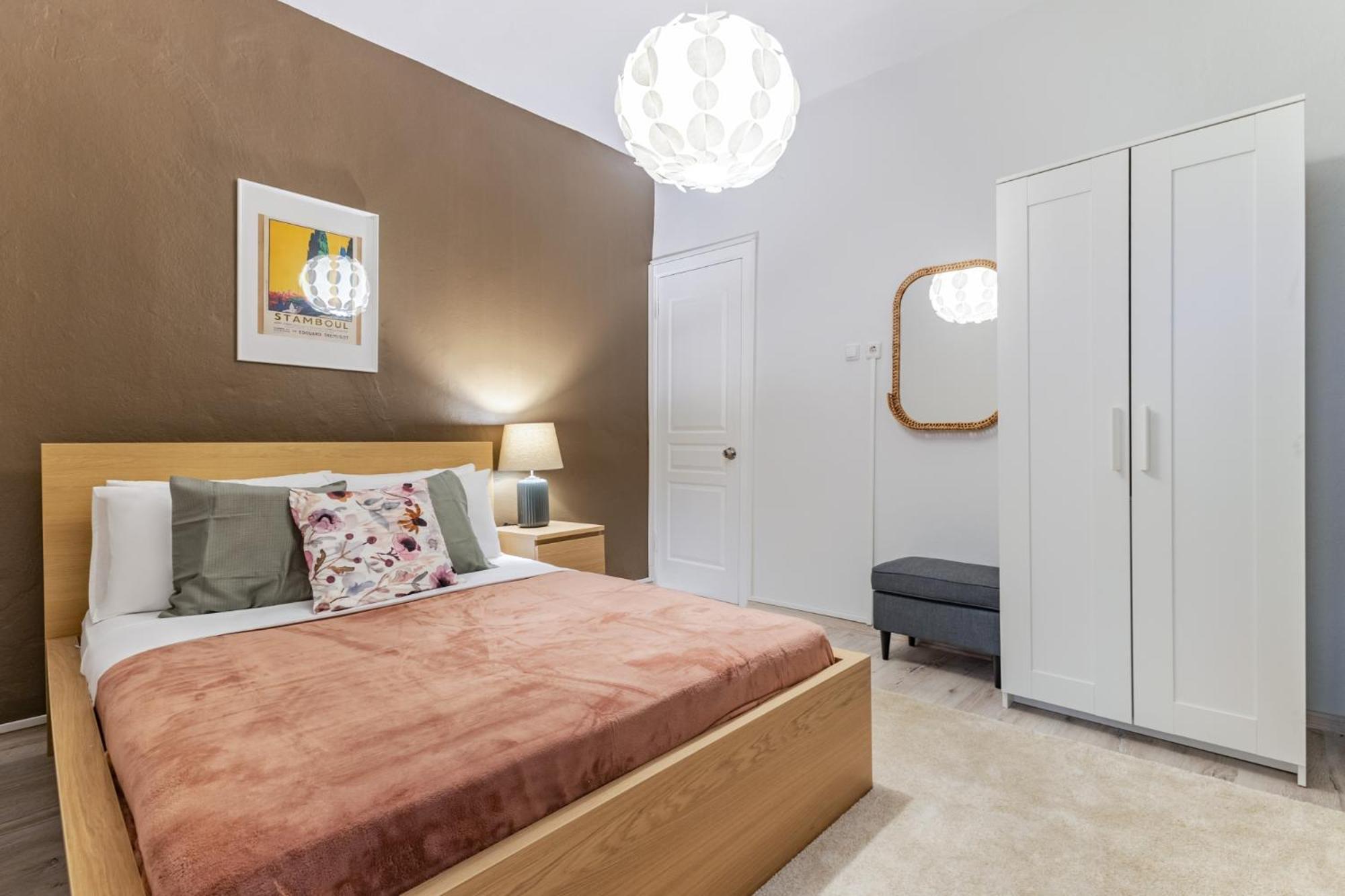 Chic And Roomy Flat Near Citys Nisantasi Mall *