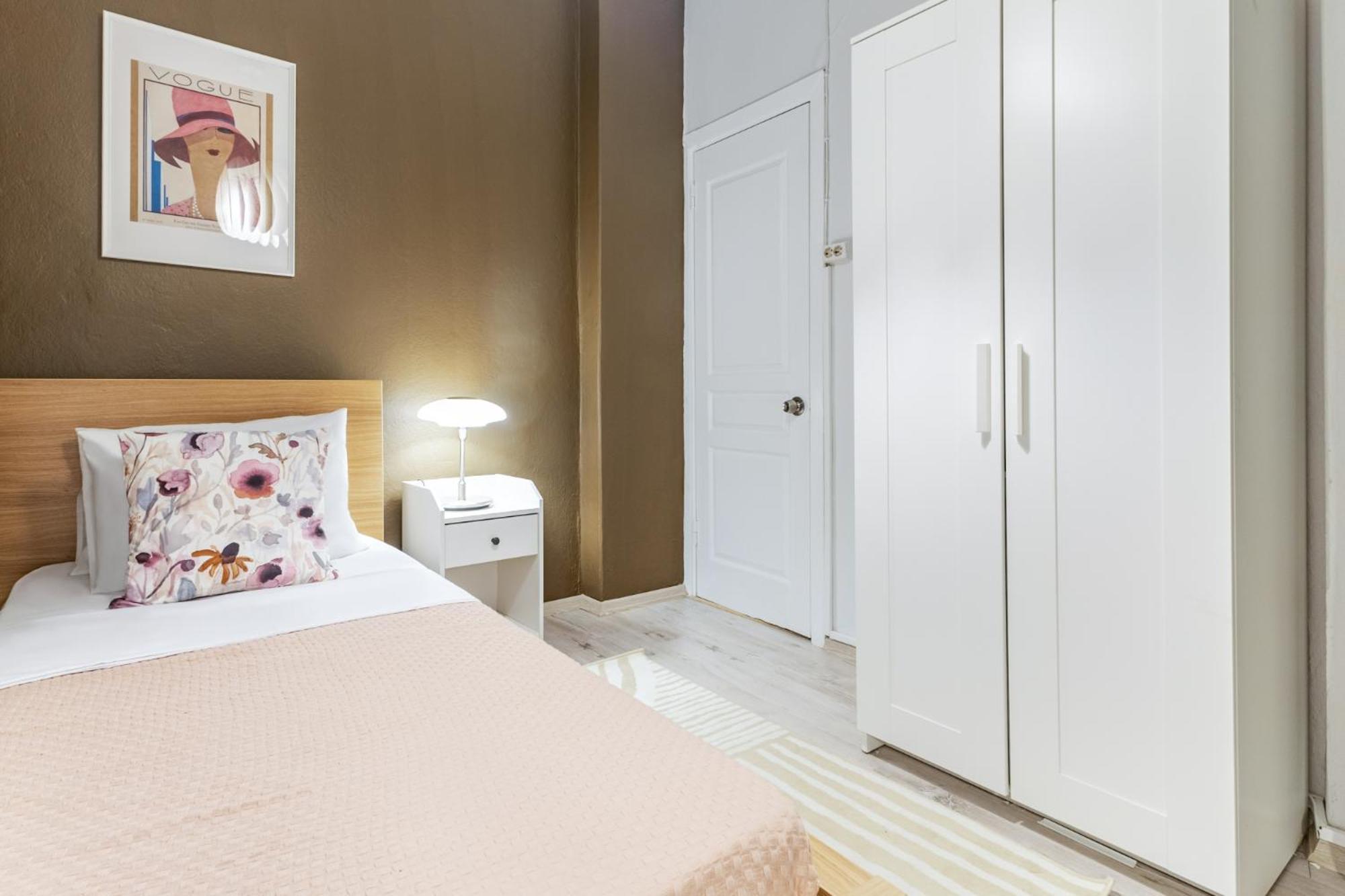 Chic And Roomy Flat Near Citys Nisantasi Mall Apartment