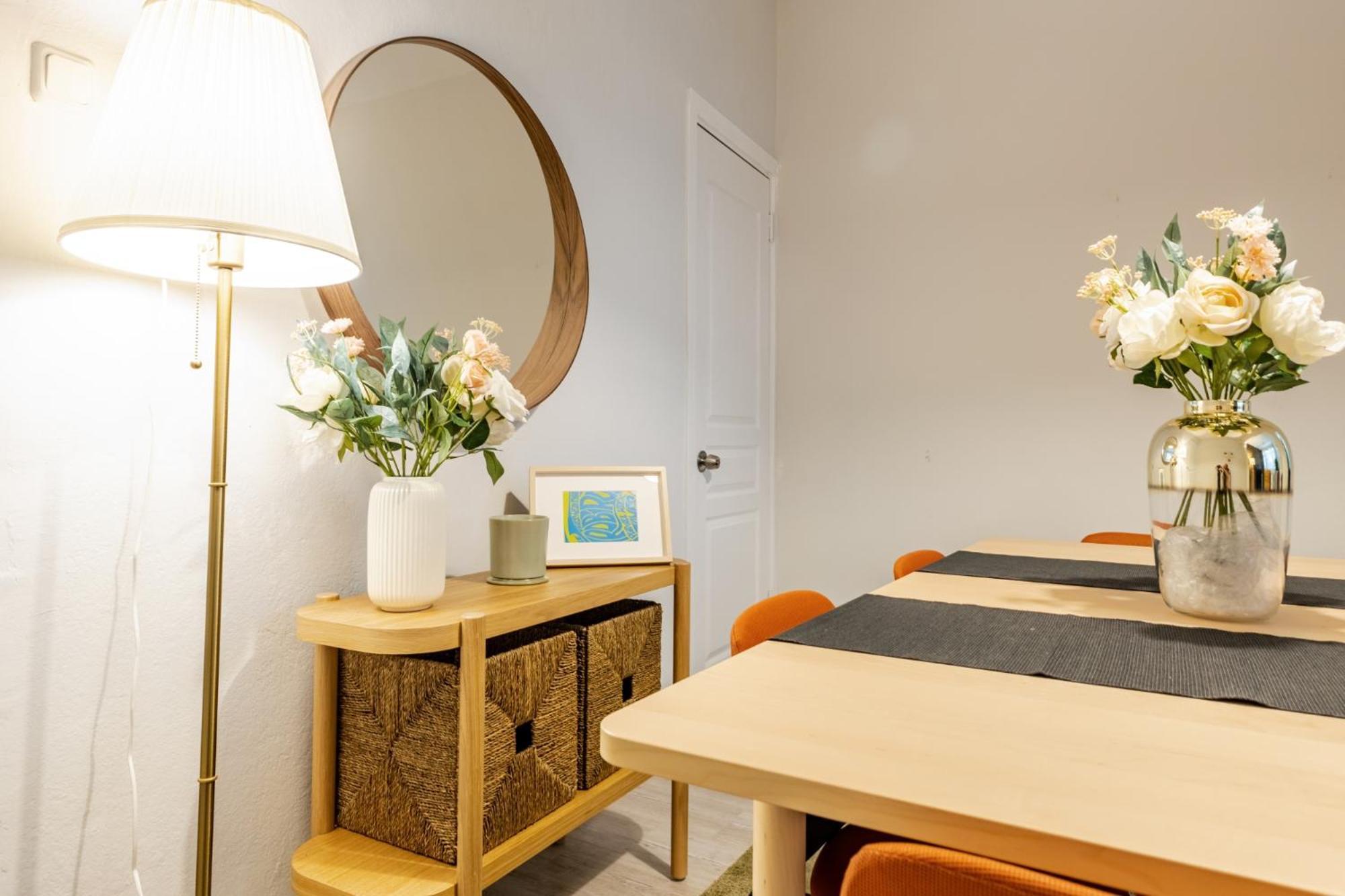 Apartment Chic And Roomy Flat Near Citys Nisantasi Mall