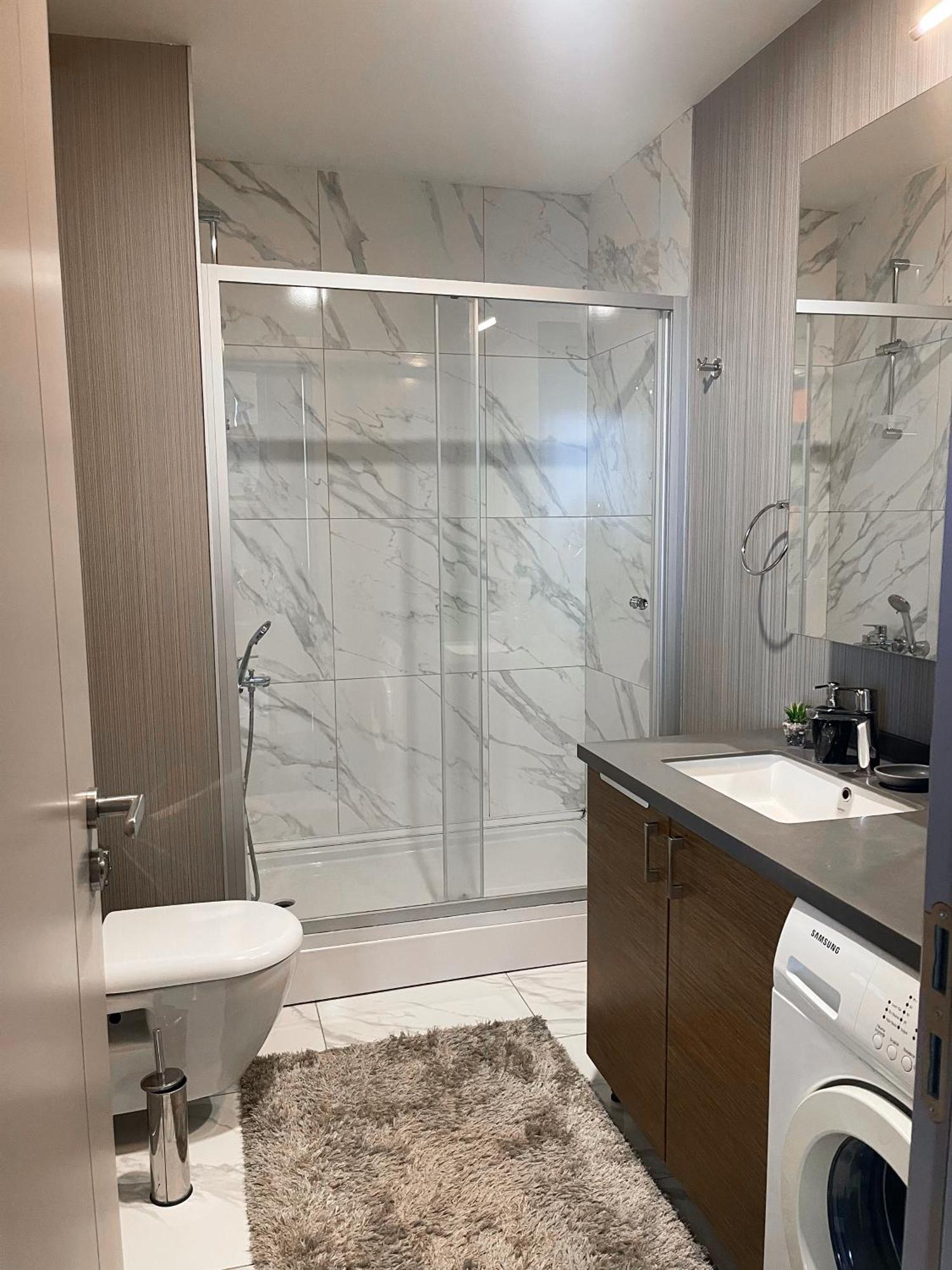 Luxury 2br Terrace&sea View + Shopping Mall *