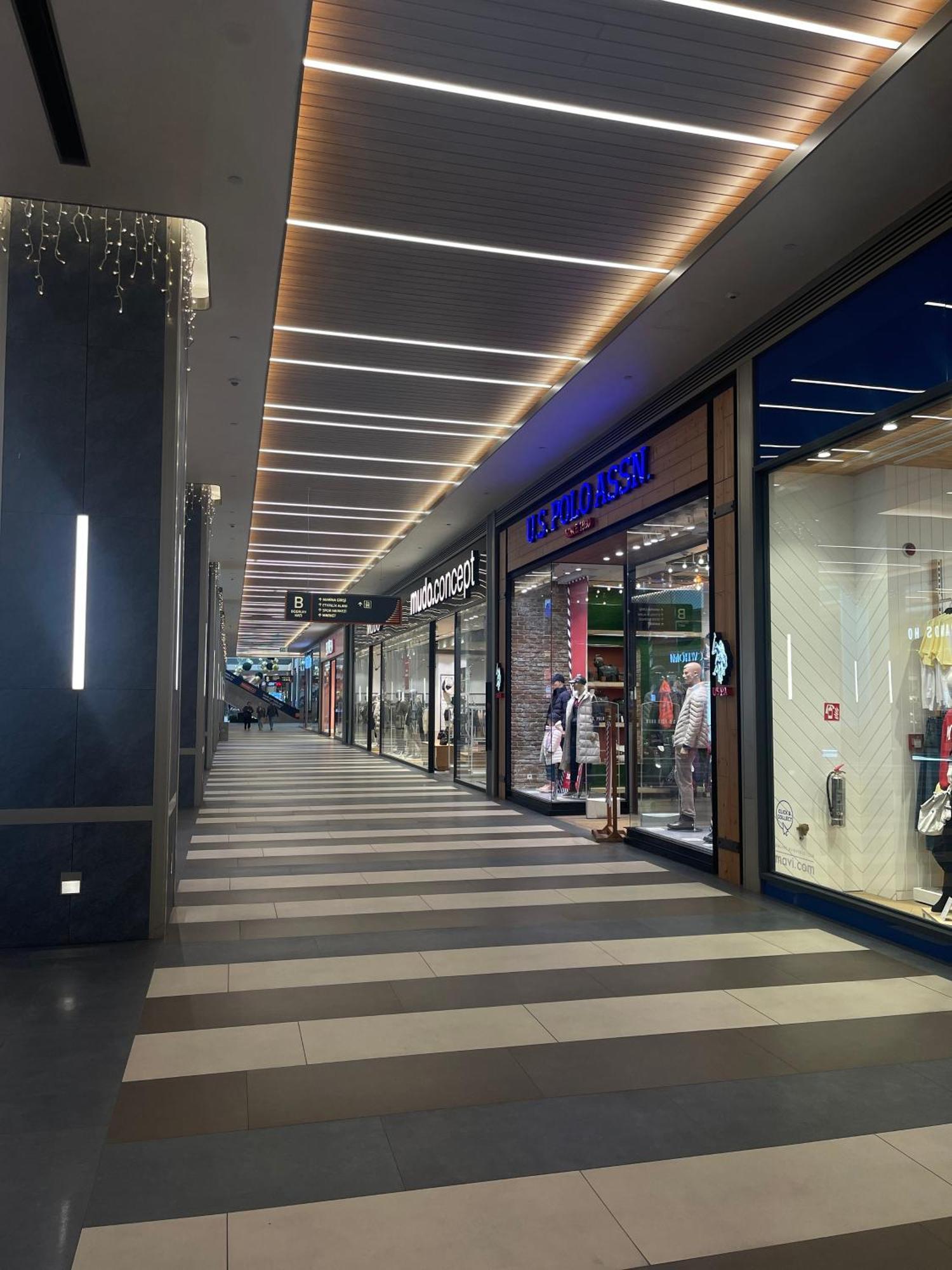 Luxury 2br Terrace&sea View + Shopping Mall *