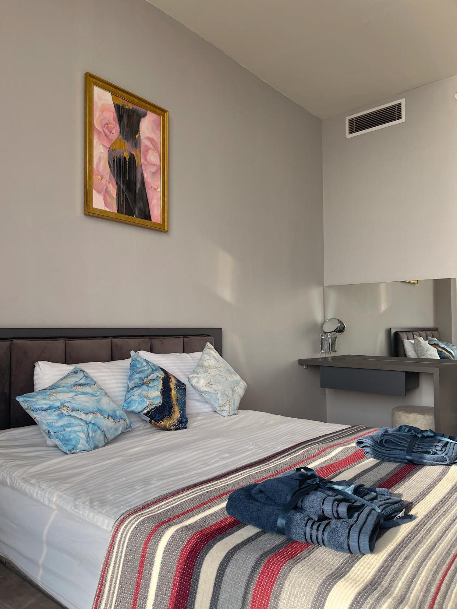 Luxury 2br Terrace&sea View + Shopping Mall
