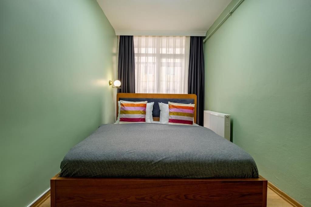 Apartment 3-bedroom Near Taksim Square With Spacious Living