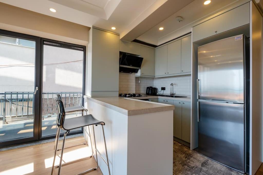 Bosphorus View With 2 Bedrooms Apartment Istanbul