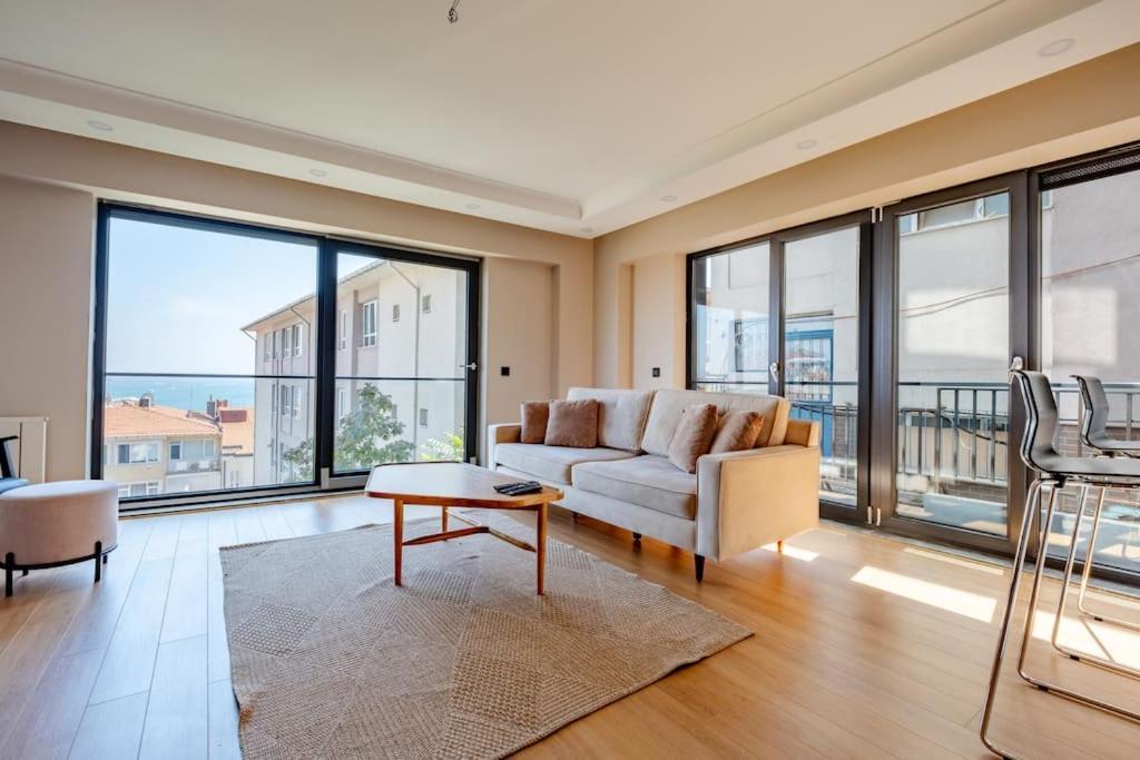 Bosphorus View With 2 Bedrooms Apartment Istanbul