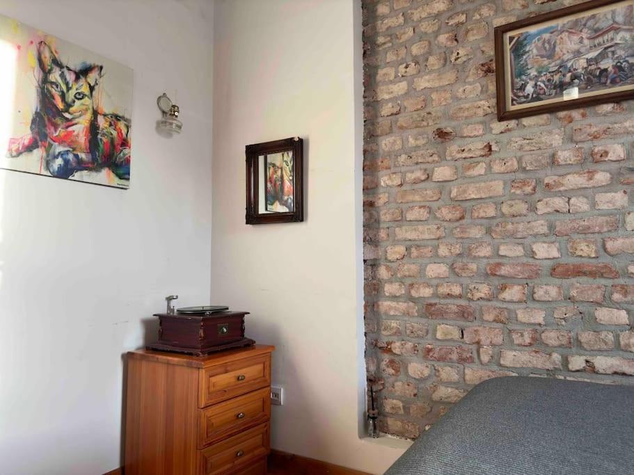 2br, 2ba, 2nd Floor Of Historical Building, Galata Apartment *