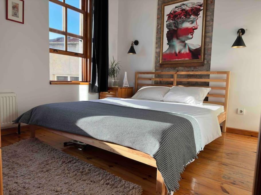 Apartment 2br, 2ba, 2nd Floor Of Historical Building, Galata *