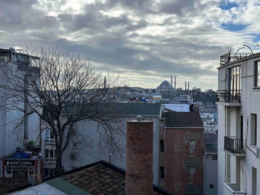 2br, 2ba, 2nd Floor Of Historical Building, Galata Apartment