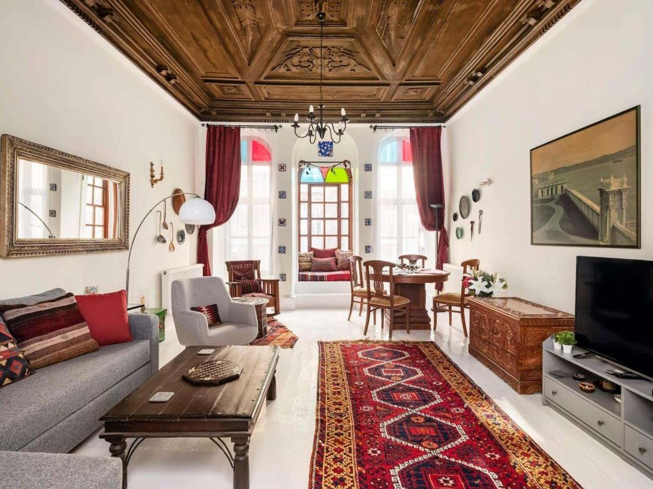 High Ceiling Authentic Historic Ottoman Home! #49 Apartment Istanbul