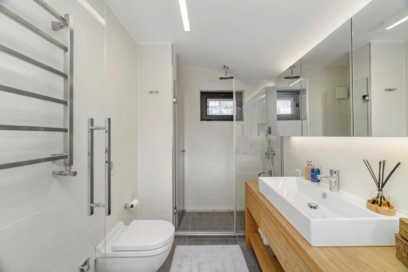 Luxury Modern Oasis W Private Garden! #25