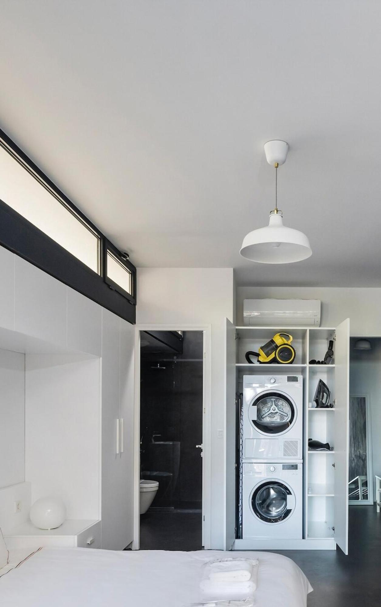 Bright Modern Design New Duplex Loft Patio! #145 Hotel *