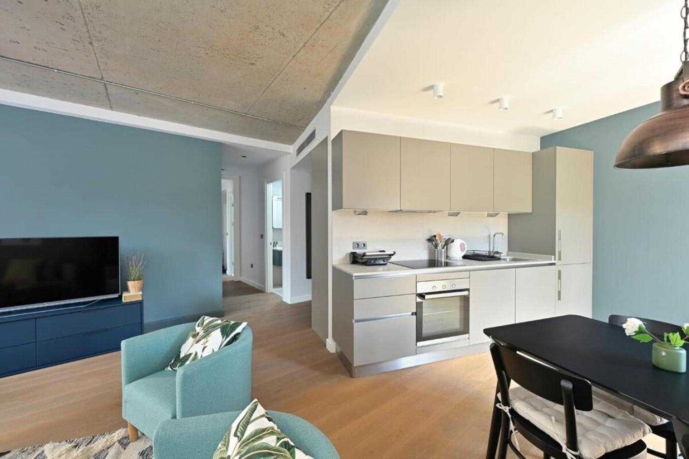 Modern Bright Newly Designed 2bed2bath Home! #216 Apartamento Istambul