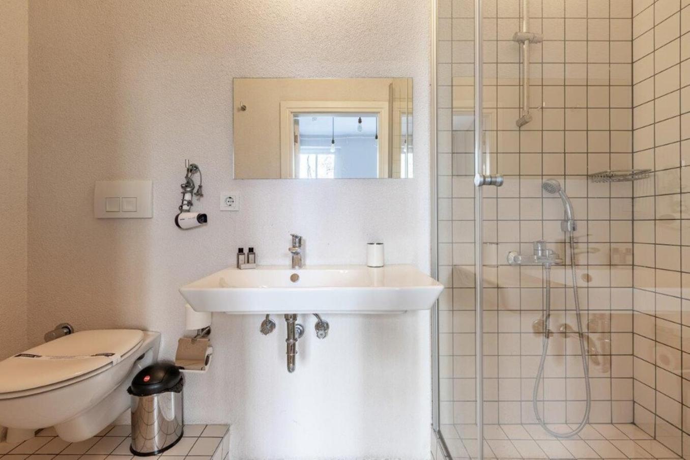 Warm Cozy Charming 2bd2bath Galatatower Gem! #256 Apartment