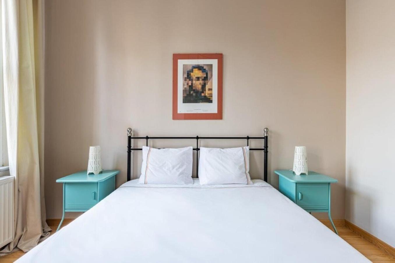 Warm Cozy Charming 2bd2bath Galatatower Gem! #256 Istanbul