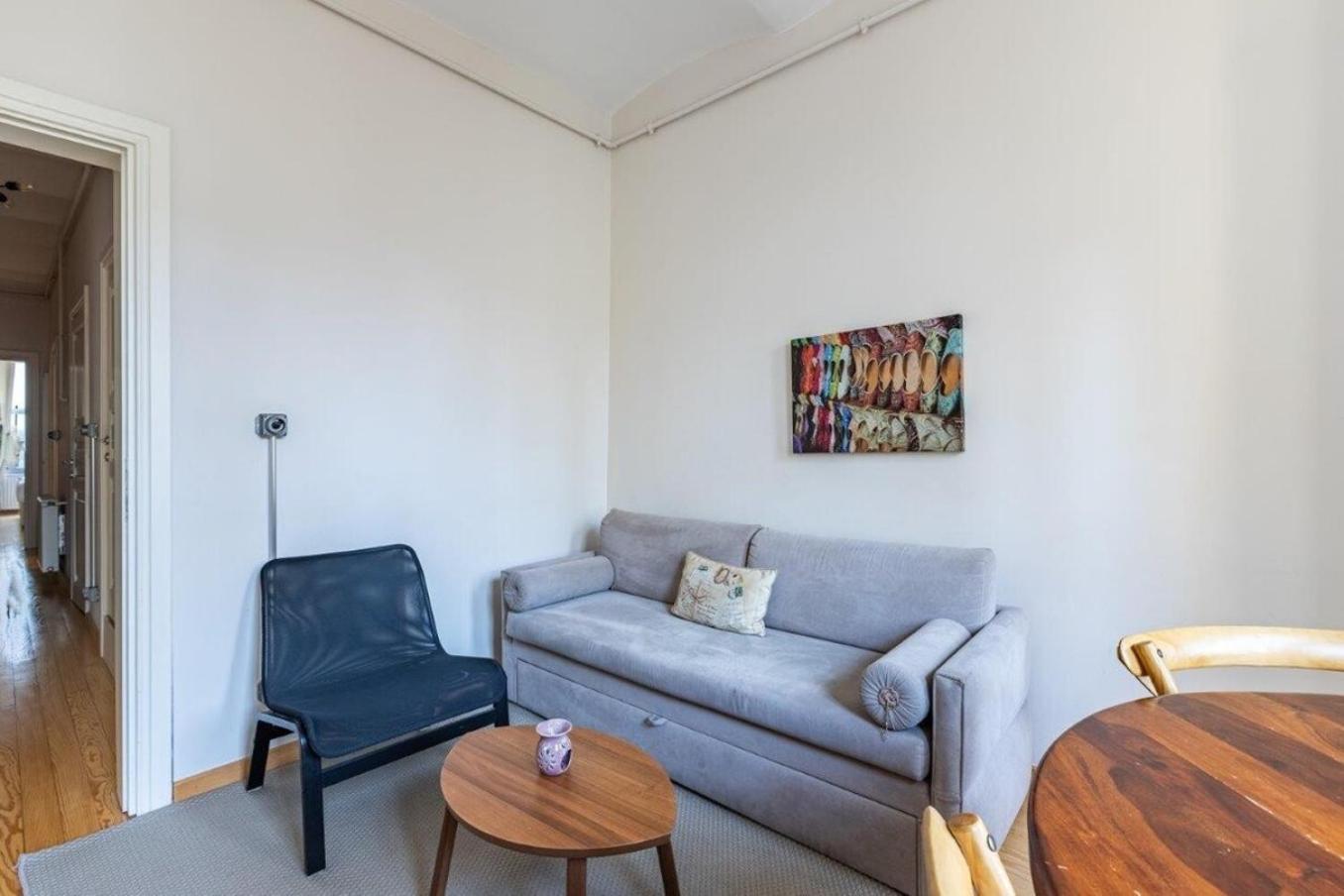 Warm Cozy Charming 2bd2bath Galatatower Gem! #256 Istanbul