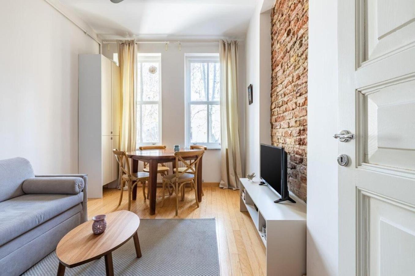 Warm Cozy Charming 2bd2bath Galatatower Gem! #256 Apartment Istanbul