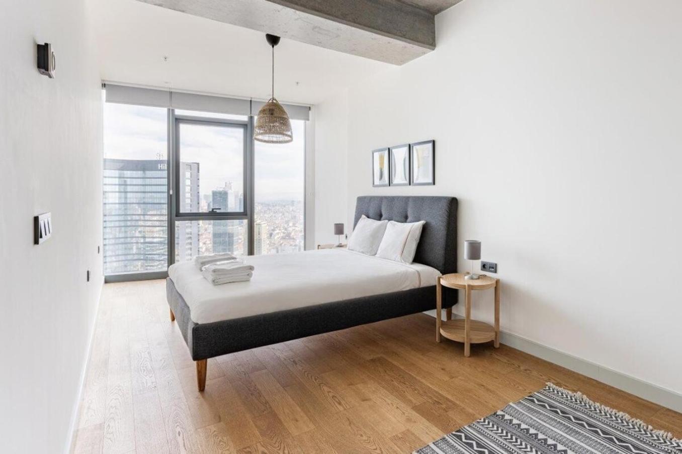 Gorgeous Modern 1bd Views W Poolgym! #255 *