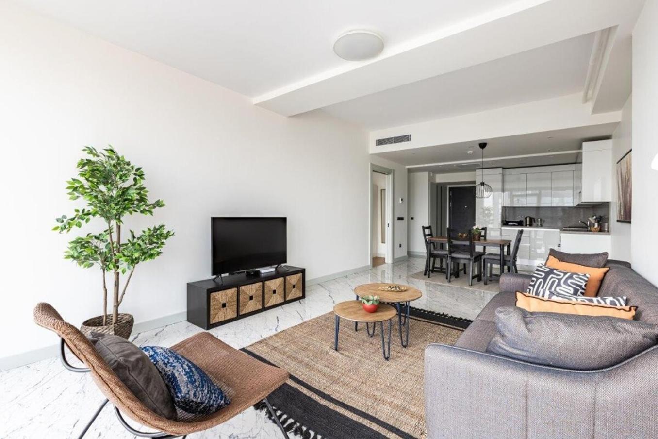 Gorgeous Modern 1bd Views W Poolgym! #255 Apartment *