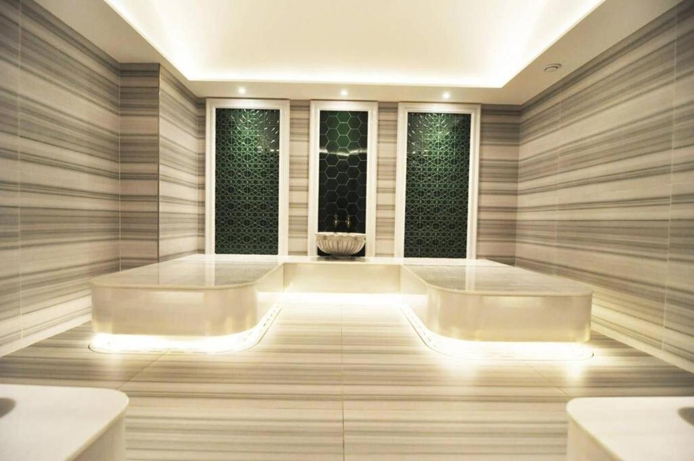 Apartment Cozy Bright W Parking, Poolviews! #237